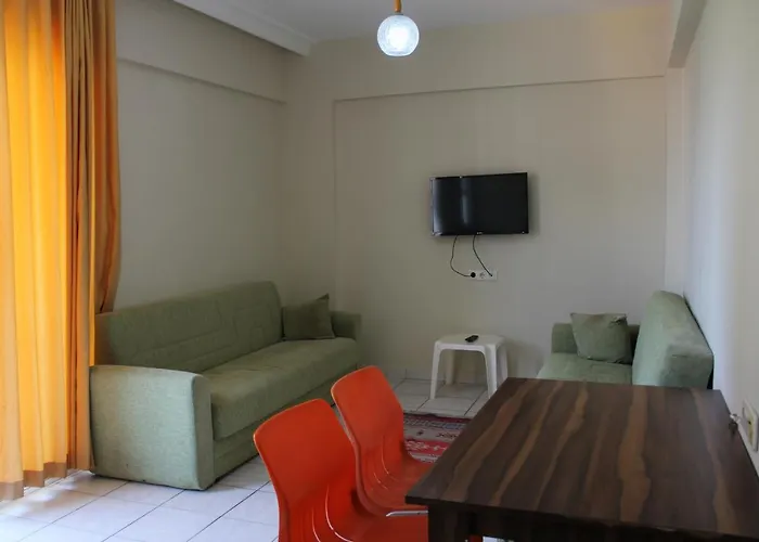 Le Moral 3* אלאניה