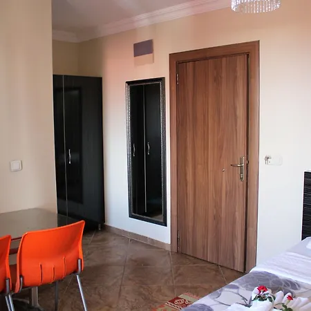 Le Moral Hotel